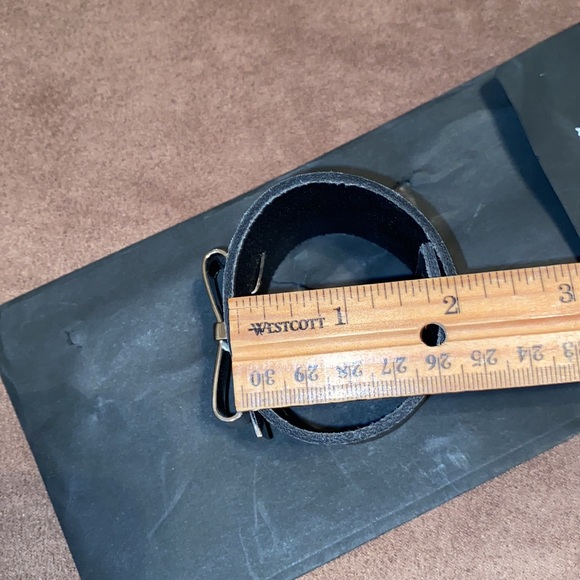 AGL Leather Bracelet with metal bow - Picture 16 of 17